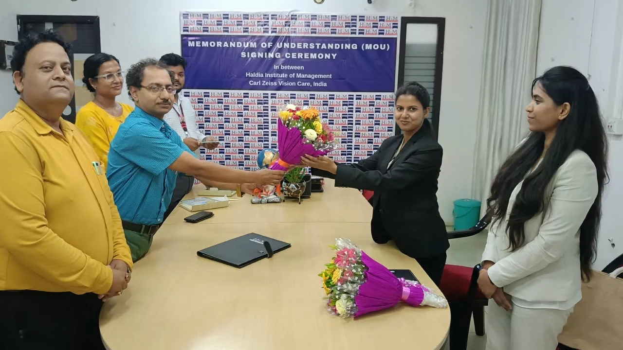 HIM Signs MOU with Carl Zeiss Vision Care