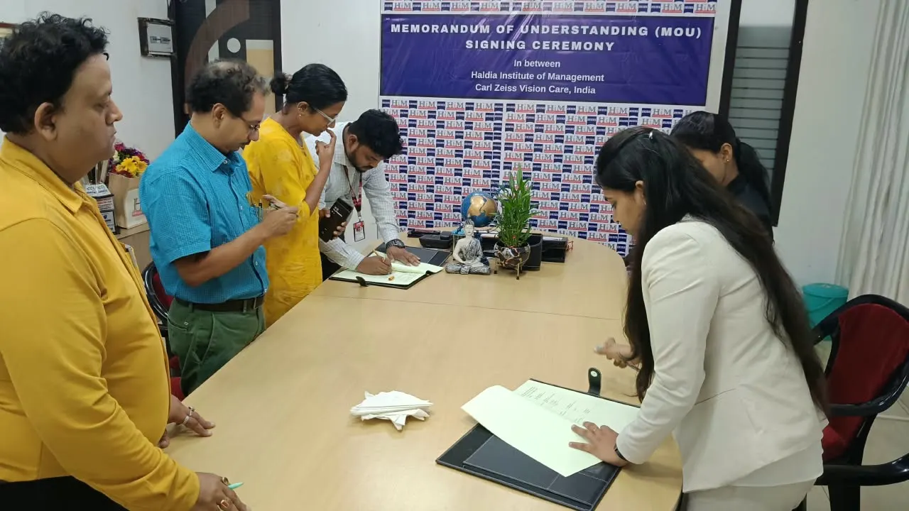 HIM Signs MOU with Carl Zeiss Vision Care